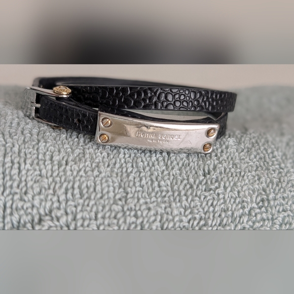 Henri Bendel NY Leather Buckle Bracelet EUC - Picture 3 of 7